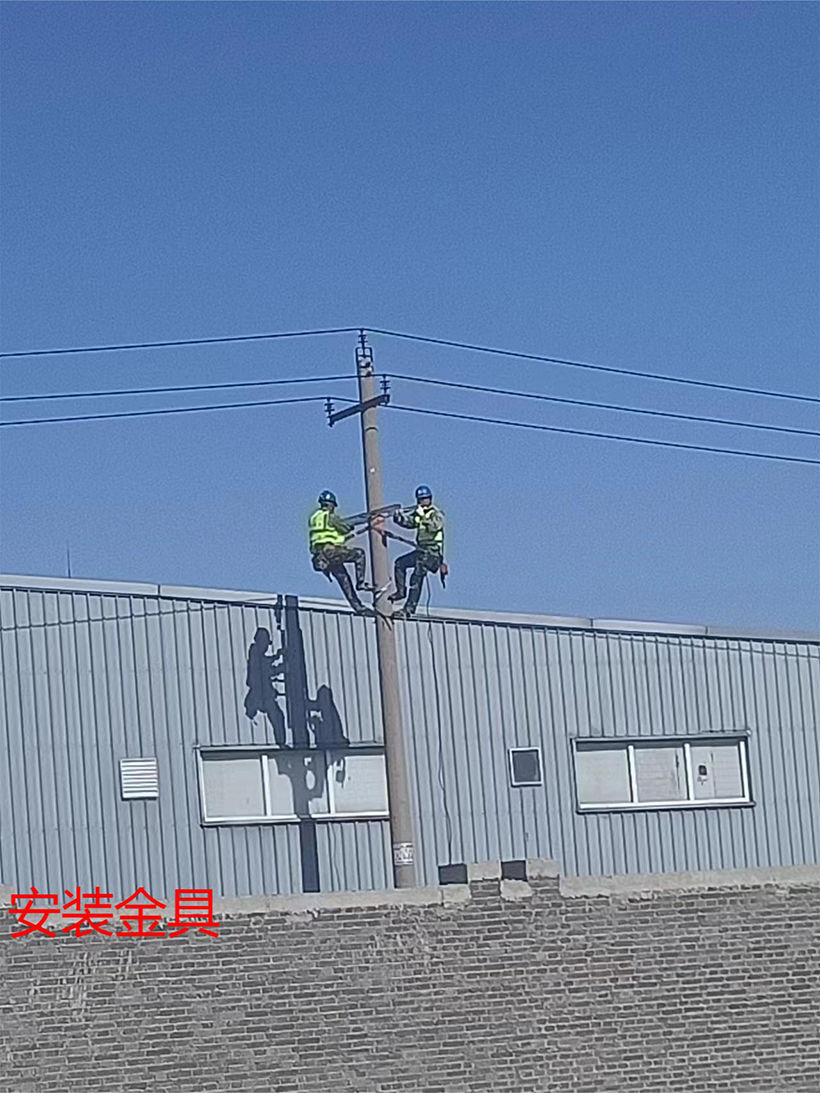 *儲備糧包頭直屬庫有限公司搬遷還建項目新增高壓臨時用電工程施工/></p><p style=